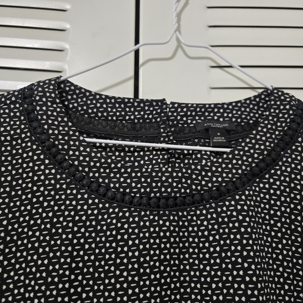 Ann Taylor Top Black Size M - Picture 3 of 7